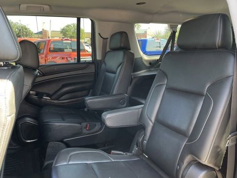 Used 2018 Chevrolet Suburban LT w/ Luxury Package image 10