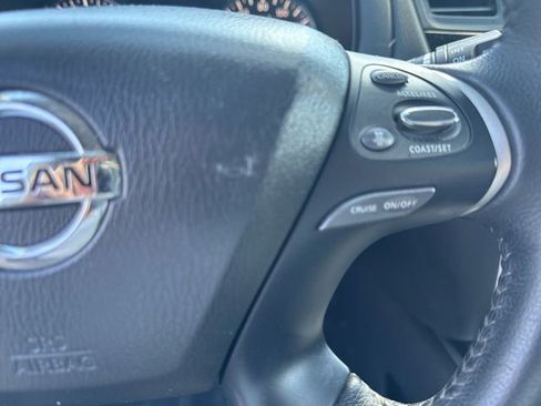 Used 2019 Nissan Pathfinder SV FWD image 32