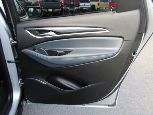 Used 2022 Buick Enclave Premium image 29