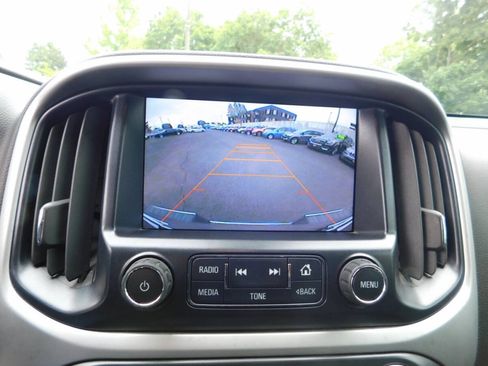 Used 2015 Chevrolet Colorado LT w/ Luxury Package RWD image 17
