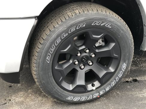 New 2026 RAM 1500 4x4 Crew Cab image 10