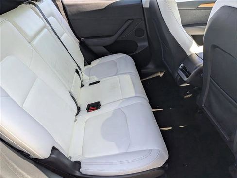 Used 2023 Tesla Model Y Long Range AWD/4WD image 18