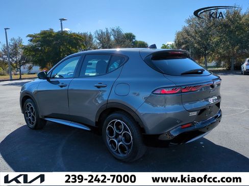 Used 2024 Alfa Romeo Tonale Ti w/ Premium Interior Package image 7