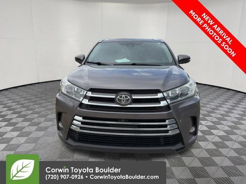 Used 2019 Toyota Highlander Limited Platinum AWD/4WD image 2
