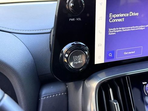 Certified 2024 Lexus LX 600 4WD w/ Premium Package image 7