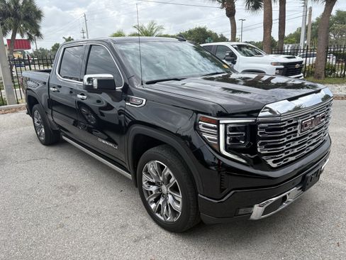 Used 2023 GMC Sierra 1500 Denali w/ Denali Reserve Package AWD/4WD image 1