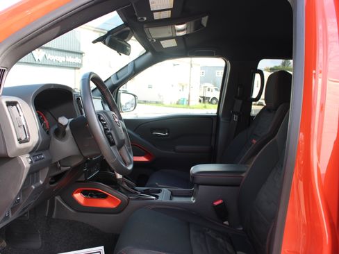 Certified 2025 Nissan Frontier PRO-4X AWD/4WD image 13