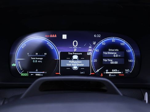 New 2025 Toyota Crown Signia Limited image 7