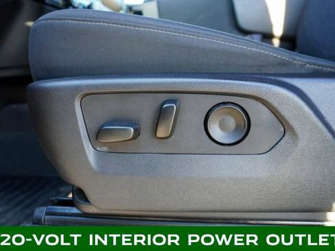 Used 2025 Chevrolet Silverado 1500 LT image 12