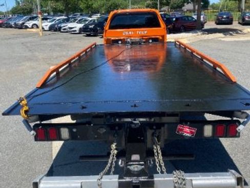 Used 2024 Ford F550 2WD Regular Cab Super Duty image 9
