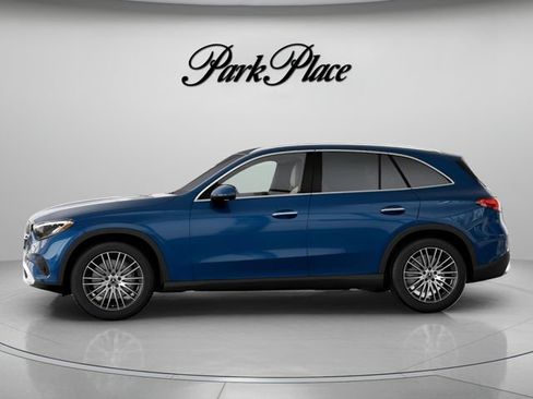Used 2026 Mercedes-Benz GLC 300 image 4