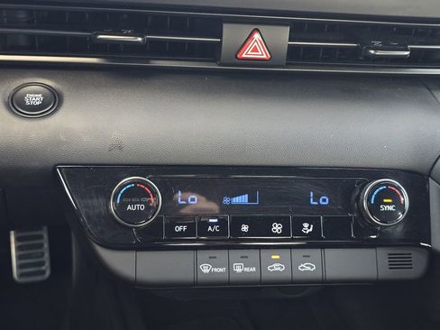 Used 2025 Hyundai Elantra Sport image 19