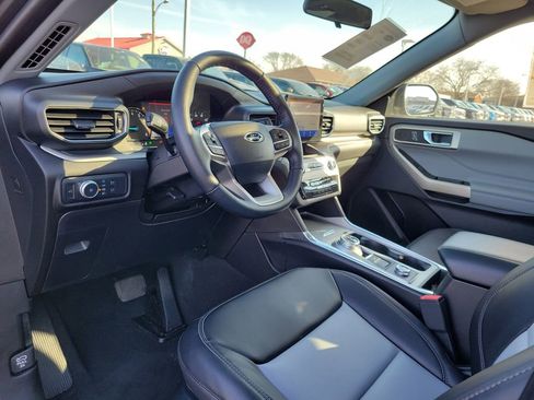 Certified 2022 Ford Explorer XLT w/ Equipment Group 202A image 20