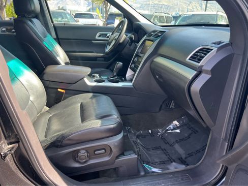 Used 2013 Ford Explorer XLT image 19
