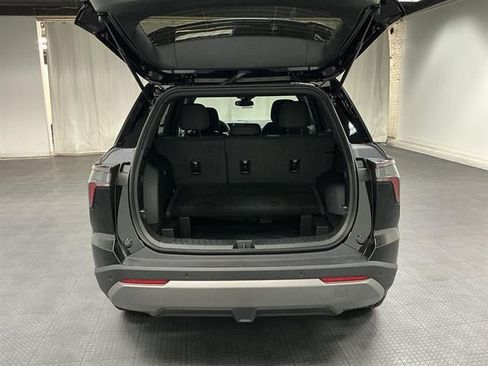 New 2027 Chevrolet Equinox LT w/ LPO, Floor Liner Package AWD/4WD image 21