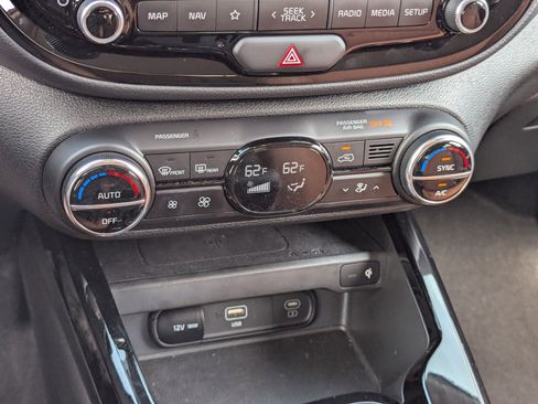 Used 2025 Kia Soul EX image 26