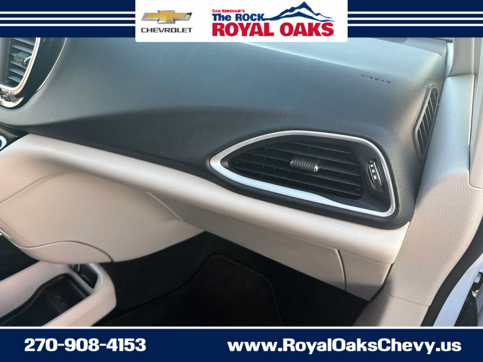 Used 2023 Chrysler Voyager LX FWD image 34
