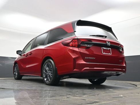 New 2026 Honda Odyssey Touring image 31