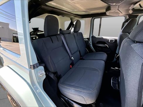 Used 2024 Jeep Wrangler Unlimited Sahara AWD/4WD image 19