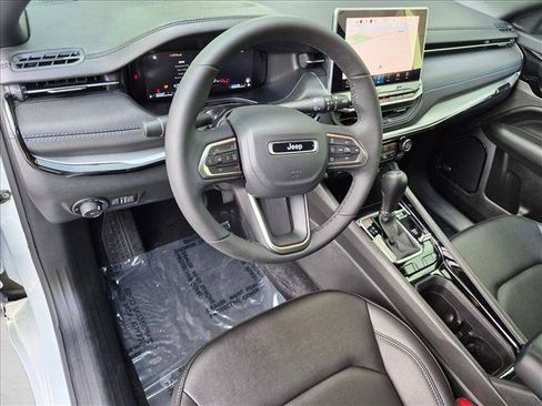 Used 2025 Jeep Compass Limited w/ High Altitude Package AWD/4WD image 10
