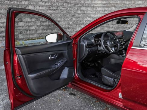 Used 2023 Nissan Sentra SV image 23