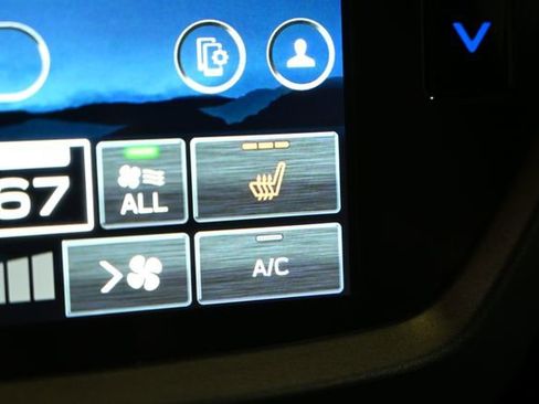 Used 2025 Subaru Forester Limited image 34