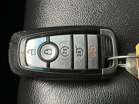 Used 2020 Ford Edge Titanium w/ Cargo Accessory Package AWD/4WD image 28