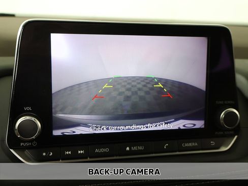 Used 2023 Nissan Rogue S AWD/4WD image 4