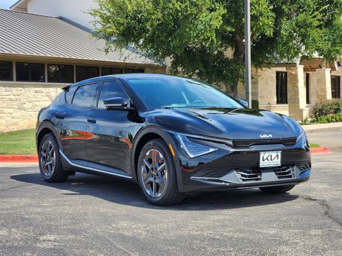 New 2025 Kia EV6 Light w/ Light LR Technology Package image 3