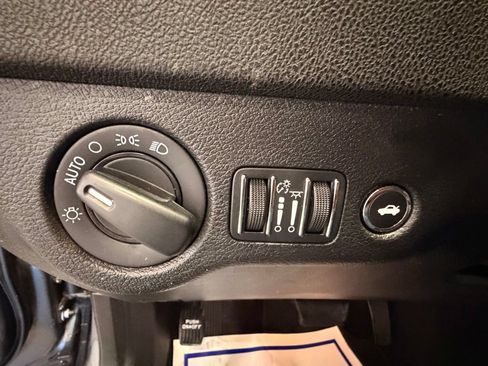 Used 2022 Dodge Charger SXT RWD image 25