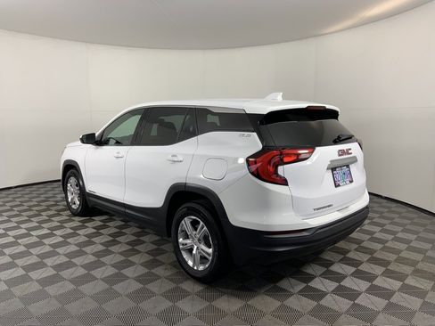 Used 2020 GMC Terrain SLE image 3