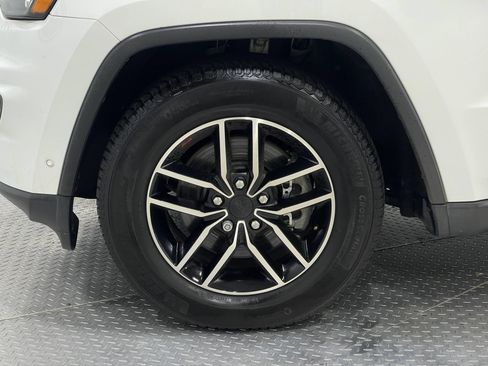 Used 2019 Jeep Grand Cherokee Trailhawk AWD/4WD image 35