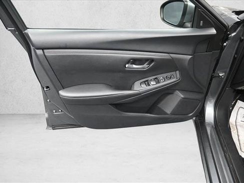 Used 2024 Nissan Sentra SV FWD image 18