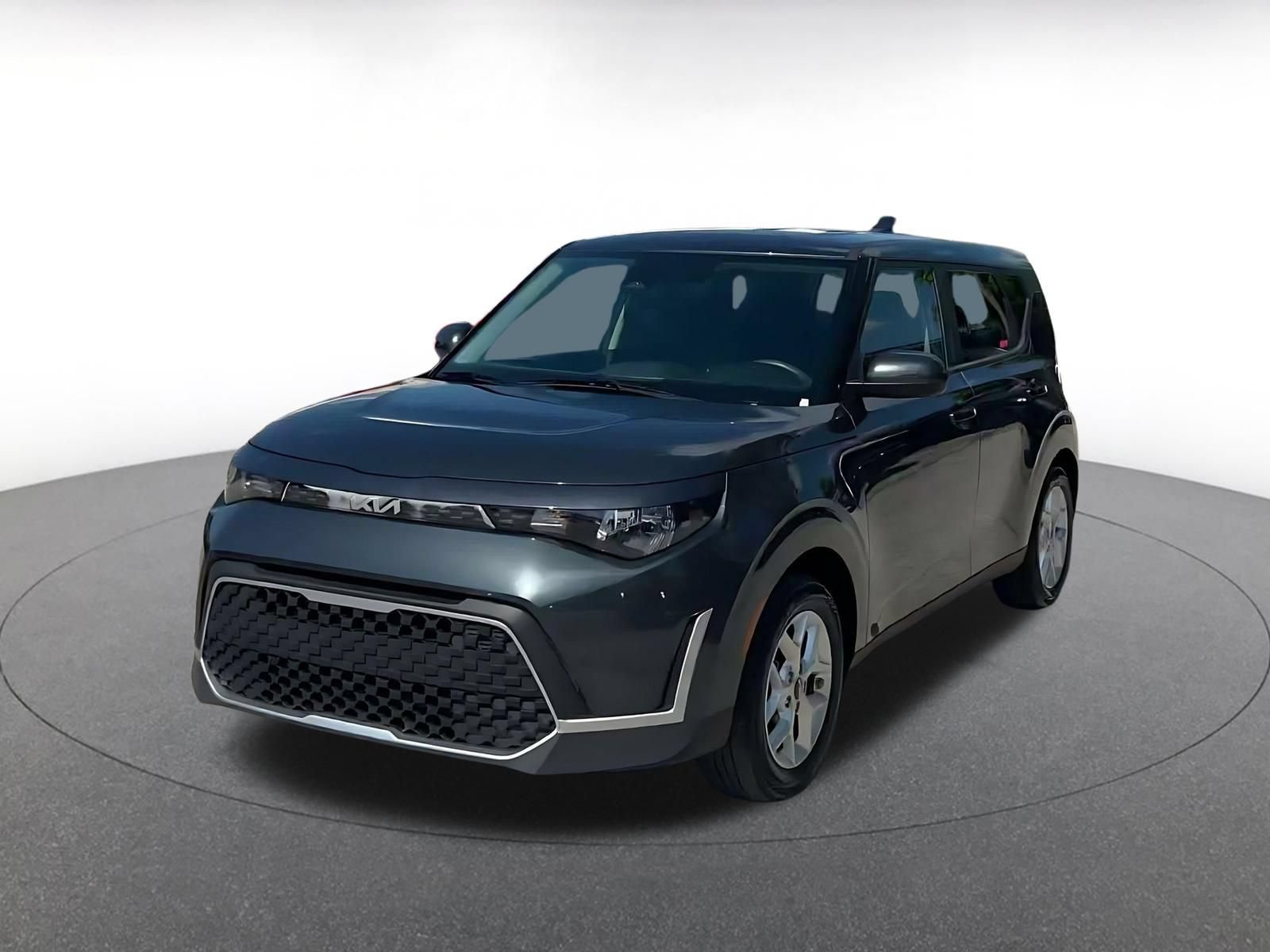 Used 2025 Kia Soul LX w/ LX Technology Package FWD image 6