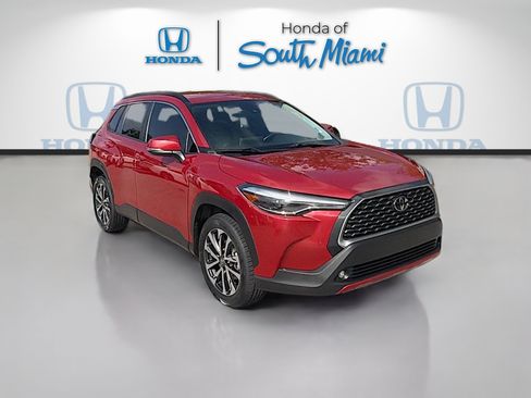 Used 2022 Toyota Corolla Cross XLE FWD image 1