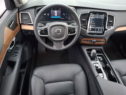 Used 2024 Volvo XC90 B6 Plus w/ Protection Package Premier AWD/4WD image 12