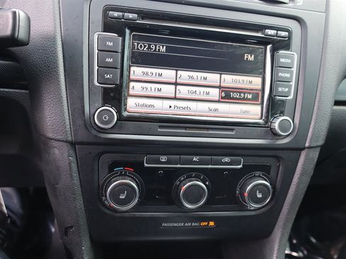 Used 2012 Volkswagen Jetta TDI FWD image 21