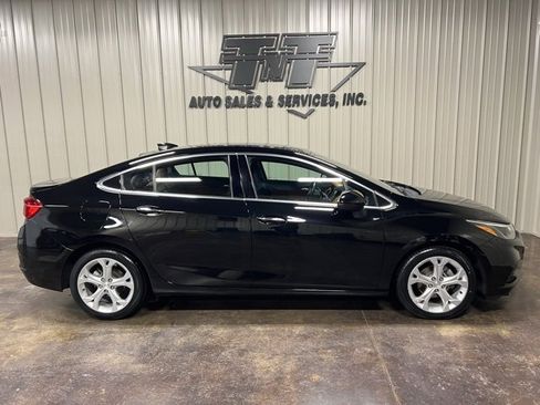 Used 2017 Chevrolet Cruze Premier image 7