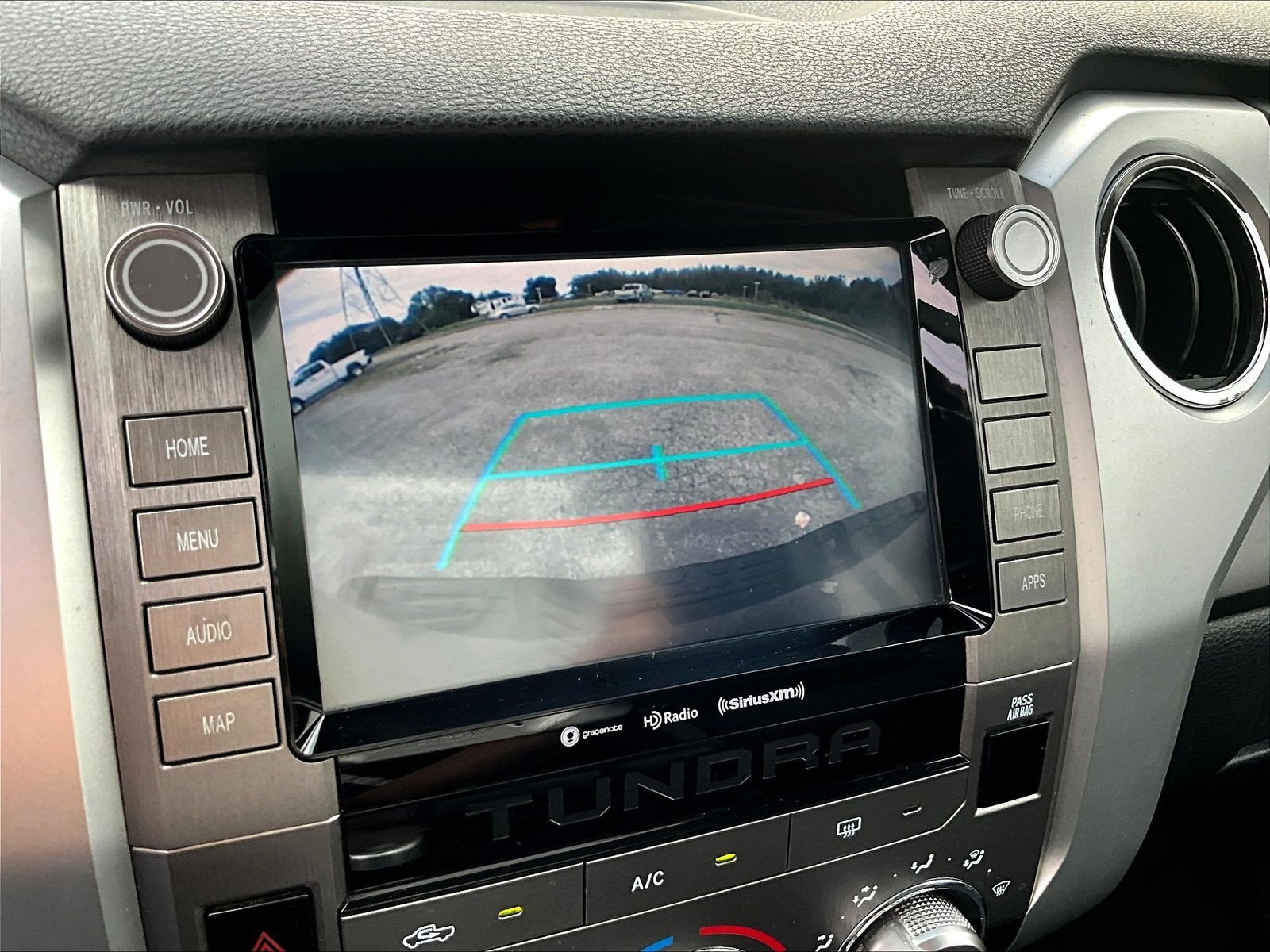 Used 2020 Toyota Tundra SR5 w/ SR5 Convenience Package AWD/4WD image 15