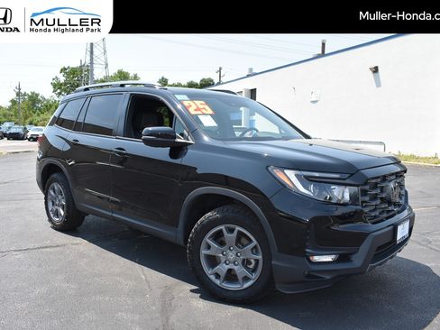 Certified 2025 Honda Passport TrailSport image 1
