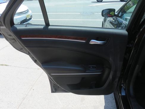 Used 2012 Chrysler 300 Limited RWD image 28