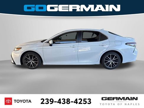 Used 2023 Toyota Camry SE w/ Convenience Package image 2