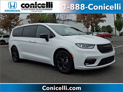 Used 2024 Chrysler Pacifica Limited