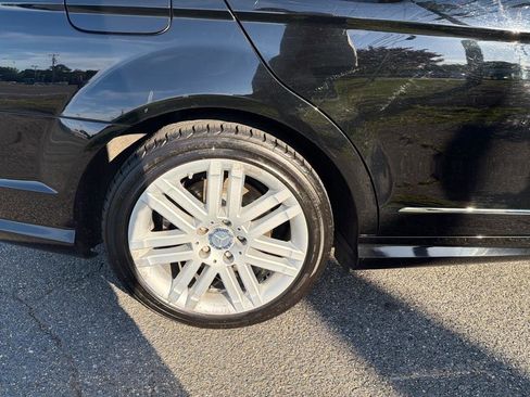 Used 2009 Mercedes-Benz C 300 4MATIC Sedan image 36
