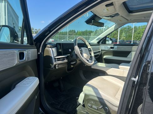 Used 2024 Hyundai Santa Fe Calligraphy FWD image 5
