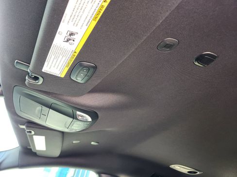 New 2026 Chrysler Pacifica Select image 21