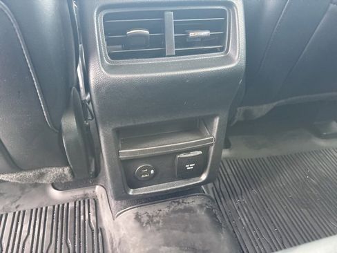 Used 2022 Ford Edge SEL w/ Convenience Package image 17