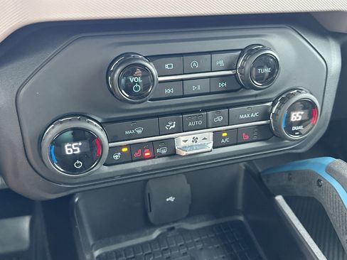 Used 2024 Ford Bronco Wildtrak AWD/4WD image 19