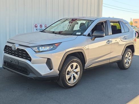 Used 2022 Toyota RAV4 LE image 3
