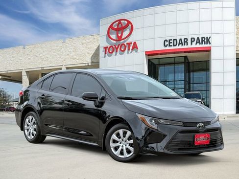 Used 2026 Toyota Corolla LE image 1